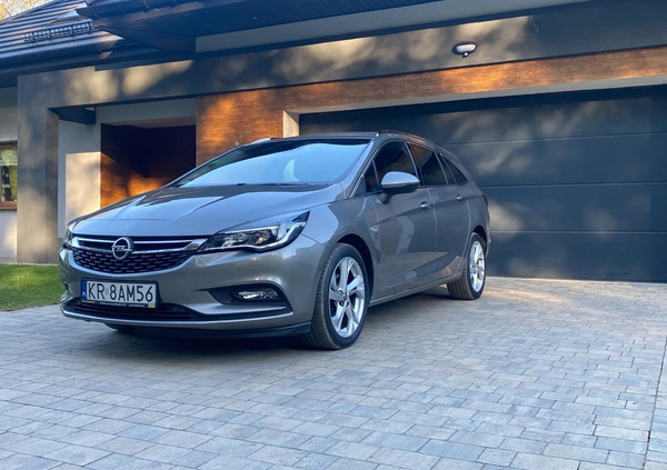 Opel Astra cena 51900 przebieg: 162500, rok produkcji 2017 z Myszków małe 121